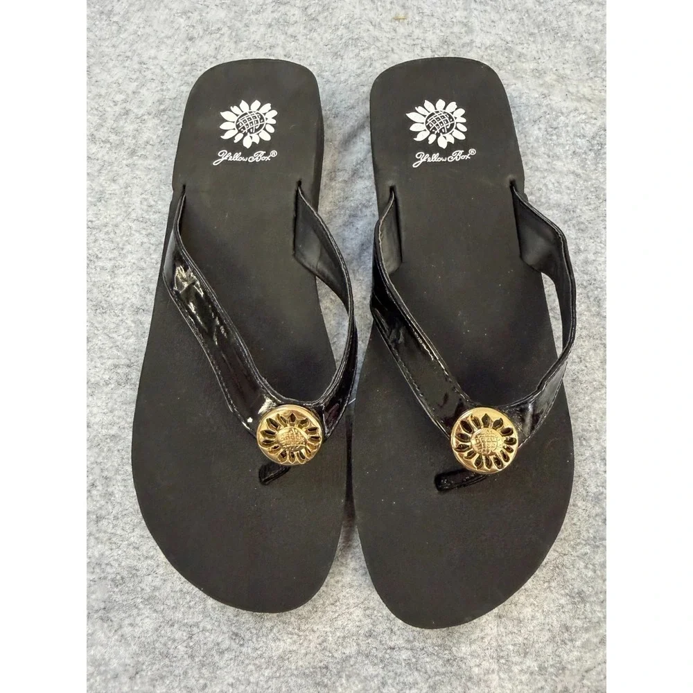 Yellow Box Fazania Flip-Flops Patent Leather with Logo Medallion Woman's size 9M - Picture 2 of 5